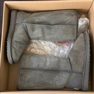 Gray women uggs